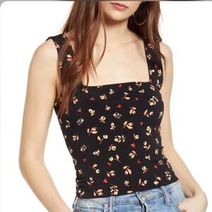 ✨ Square Neck Crop Tank
LEITH✨